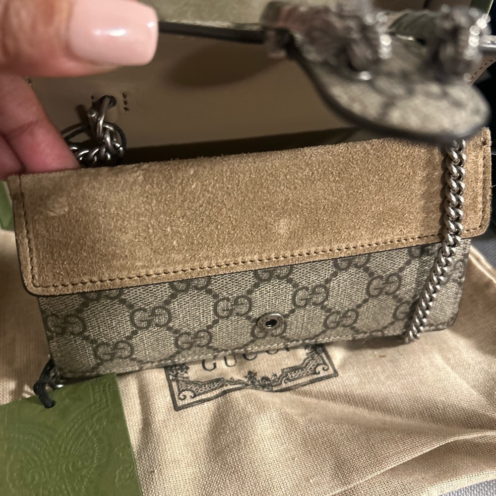 Gucci Mini Bag. Never worn, original box and cover bag. Great Gift - Picture 2 of 8